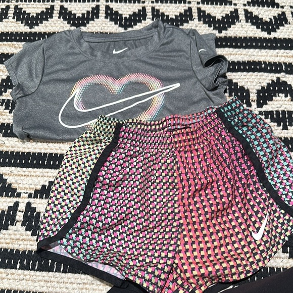 : Nike
Nike Little Girls' Dri-FIT Pixel T-Shirt and Shorts 2-Piece Set - Picture 3 of 4